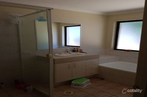 Property photo of 8 Tee Trees Boulevard Arundel QLD 4214