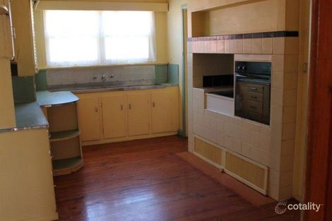 Property photo of 32 Calvert Street Colac VIC 3250