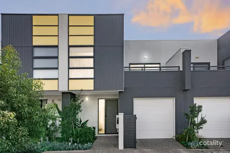 6 COMBIENBAR ST, WOLLERT, VIC 3750