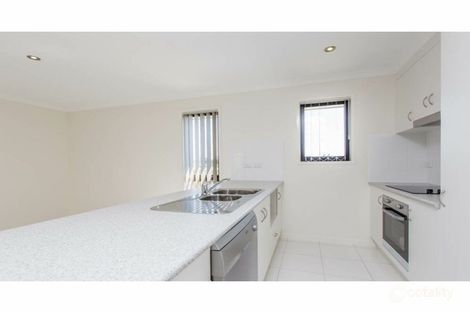 Property photo of 4 Gee Place Gracemere QLD 4702