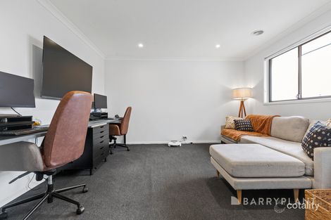 Property photo of 28 Melville Road Officer VIC 3809