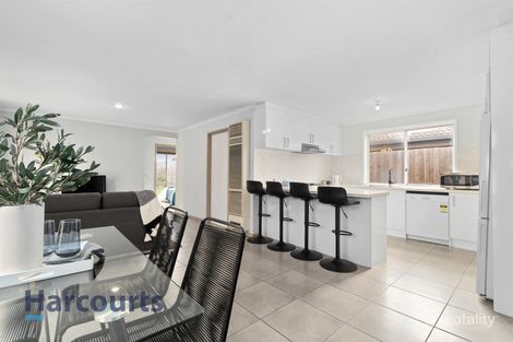 Property photo of 11 Lowther Court Cranbourne North VIC 3977