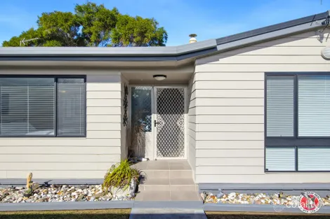 Property photo of 44 Kingston Place Tomakin NSW 2537