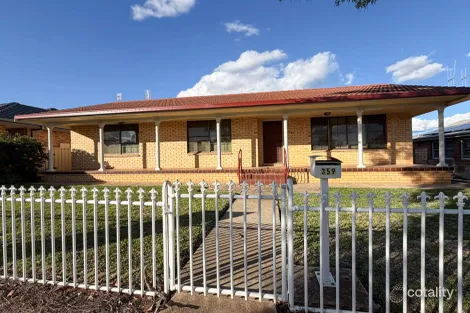 359 Clarinda St, Parkes, NSW 2870