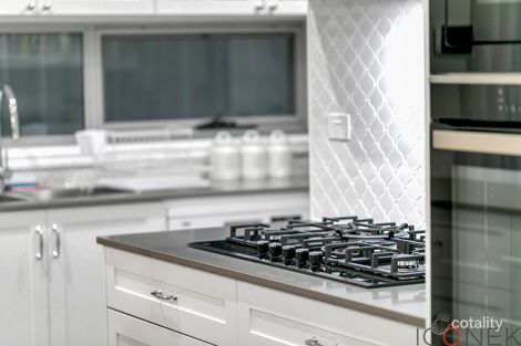 Property photo of 14 Graphite Crescent Wollert VIC 3750