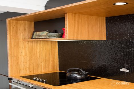 Property photo of 2/155 Gladstone Road Highgate Hill QLD 4101