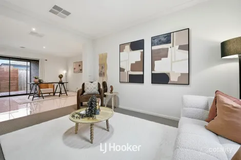 Property photo of 39 Elmtree Crescent Clyde North VIC 3978