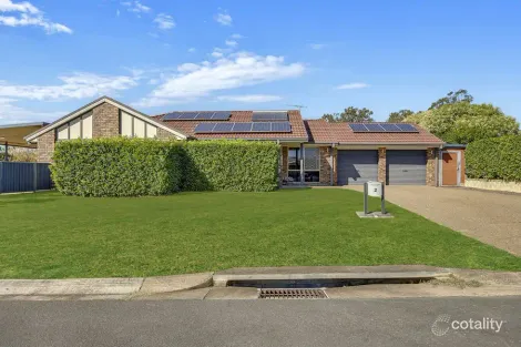 Property photo of 2 Diosma Close Yamanto QLD 4305