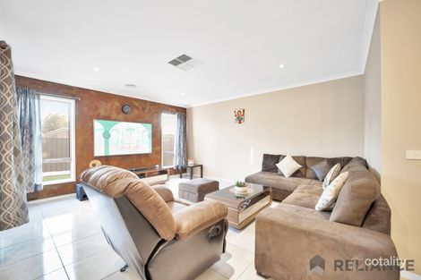 Property photo of 11 Amber Way Cobblebank VIC 3338