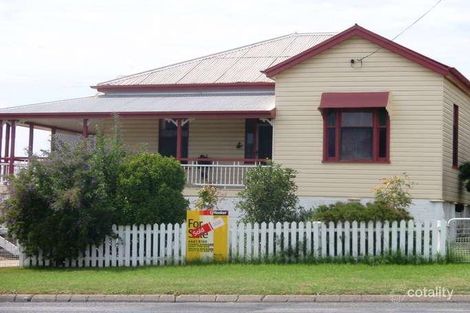 16 Wallace St, Warwick, QLD 4370