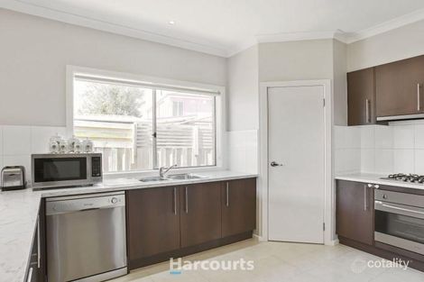 Property photo of 19B Lake View Drive Narre Warren South VIC 3805