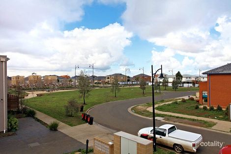 Property photo of 1/4 Hopetoun Green Caroline Springs VIC 3023