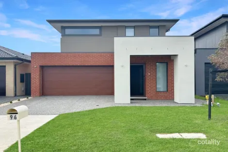 96 Fairground Prom, Berwick, VIC 3806