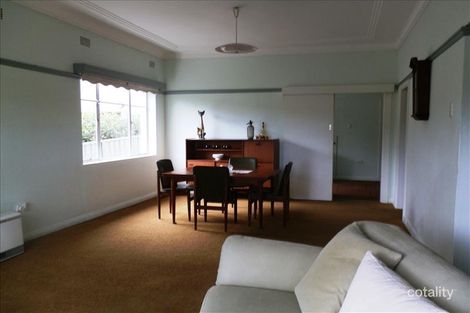 Property photo of 10 Dumfries Avenue Mount Ousley NSW 2519