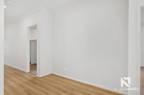 Property photo of 11 Sagrada Way Fraser Rise VIC 3336