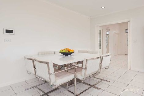 Property photo of 18 Grange Rise Craigieburn VIC 3064
