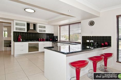 Property photo of 8 Lake Breeze Drive Windaroo QLD 4207