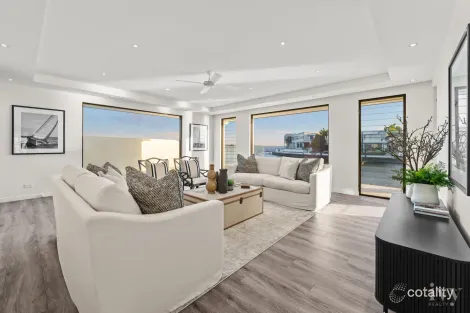 Property photo of 61 Knightsbridge Parade East Paradise Point QLD 4216
