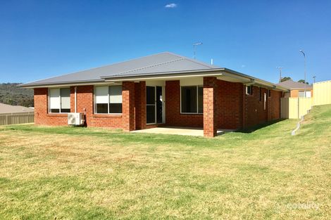 Property photo of 16 Harry Crescent Hamilton Valley NSW 2641