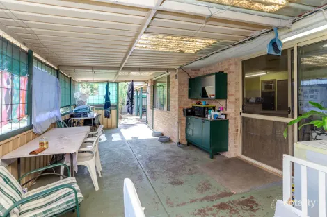 Property photo of 110 Lowanna Way Armadale WA 6112