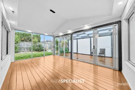 Property photo of 5 Ranfurlie Boulevard Cranbourne West VIC 3977