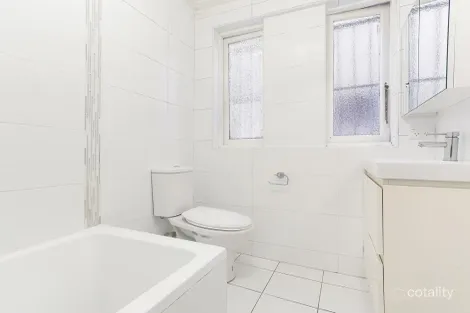 Property photo of 2/125A Old South Head Road Bondi Junction NSW 2022