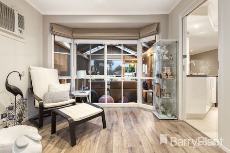 Property photo of 7 Hamilton Close Endeavour Hills VIC 3802