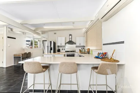 Property photo of 8 Bershire Avenue Merewether Heights NSW 2291