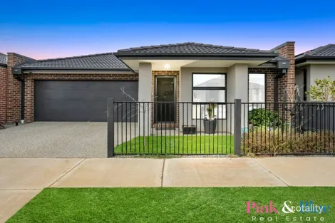 16 Zoe St, Rockbank, VIC 3335