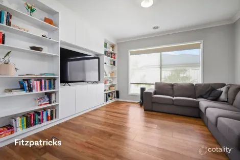 Property photo of 4 Morris Crescent Gobbagombalin NSW 2650