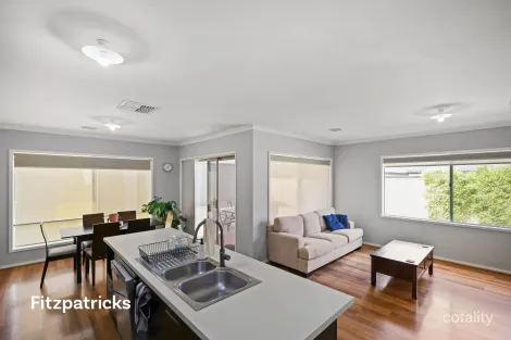 Property photo of 4 Morris Crescent Gobbagombalin NSW 2650