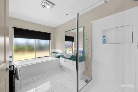 Property photo of 109 Sunraysia Drive Mitchell Park VIC 3355