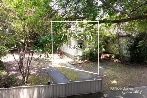 Property photo of 1 Kintore Crescent Box Hill VIC 3128