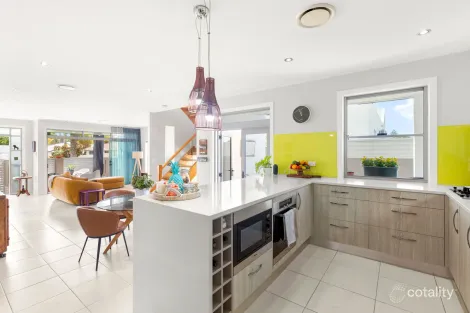 Property photo of 1/4 Bardon Avenue Miami QLD 4220