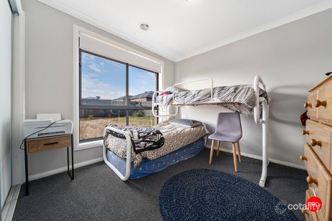 Property photo of 33 Aspiring Drive Huntly VIC 3551