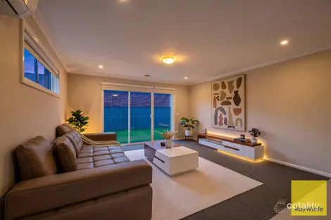 Property photo of 8 Reddington Way Wyndham Vale VIC 3024