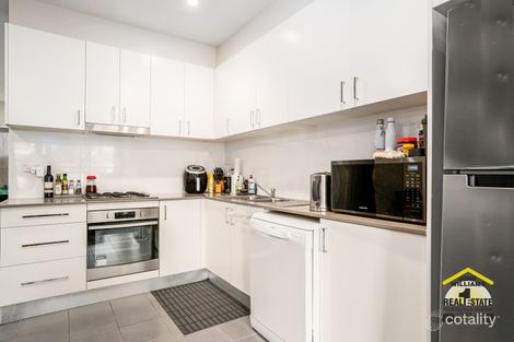 Property photo of 8/26-28 Third Avenue Macquarie Fields NSW 2564