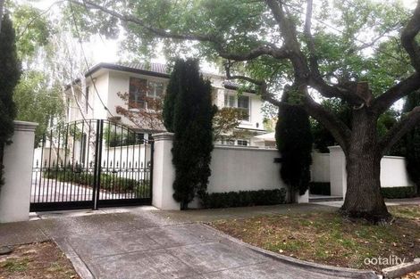 Property photo of 2/6 Langville Court Malvern East VIC 3145