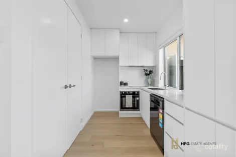 Property photo of 2/29 Eumarella Street Tullamarine VIC 3043