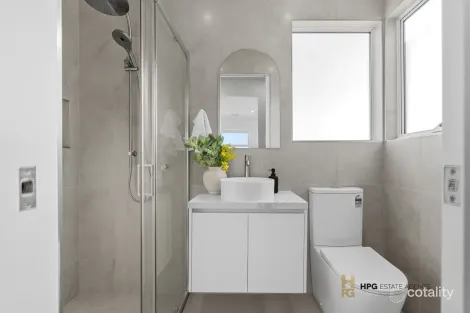 Property photo of 2/29 Eumarella Street Tullamarine VIC 3043