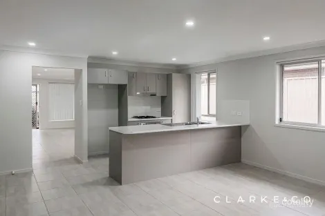 Property photo of 12 Croft Close Thornton NSW 2322