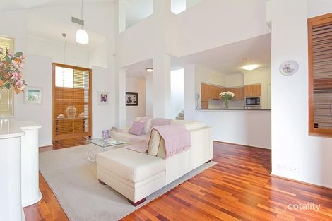 Property photo of 10 Peachtree Close Carindale QLD 4152