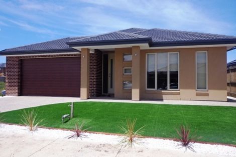 Property photo of 2 McWilliams Crescent Point Cook VIC 3030