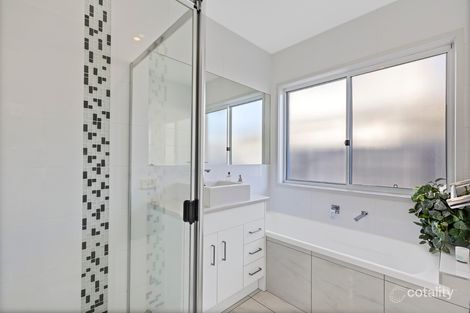 Property photo of 17 Blue Fin Circuit Mountain Creek QLD 4557