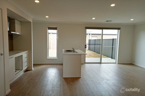 Property photo of 14 Abalone Walk Tarneit VIC 3029