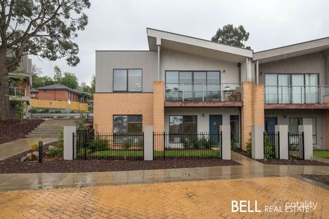 2 Nicky Cl, Mooroolbark, VIC 3138
