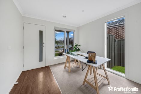Property photo of 32 Parkleigh Drive Kurunjang VIC 3337