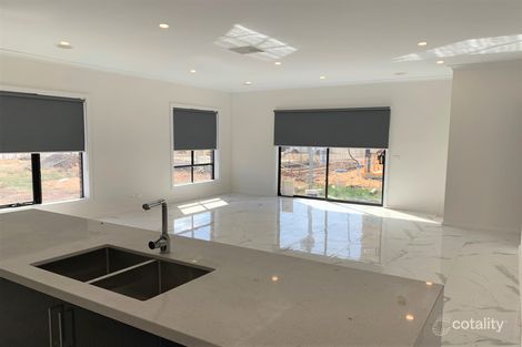 Property photo of 16 Bigarade Way Tarneit VIC 3029