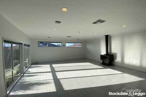 Property photo of 4 Elvin Close Gladstone Park VIC 3043