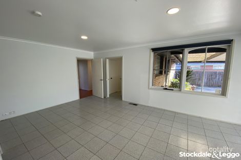 Property photo of 4 Elvin Close Gladstone Park VIC 3043